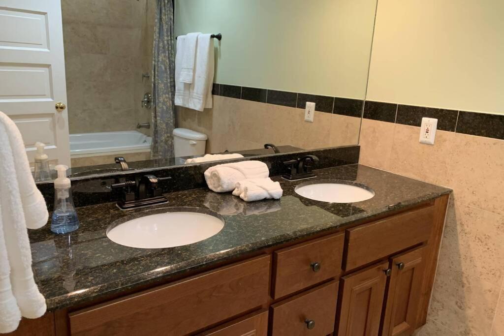 Studio Flat In The Heart Of Downtown Чикаго Екстериор снимка