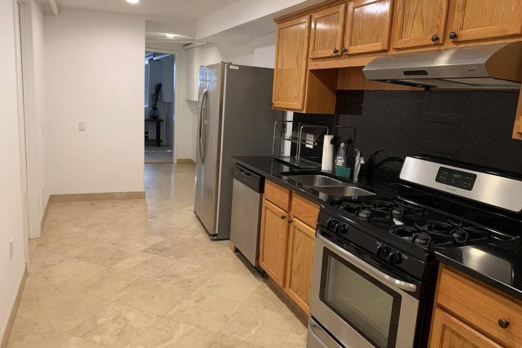 Studio Flat In The Heart Of Downtown Чикаго Екстериор снимка