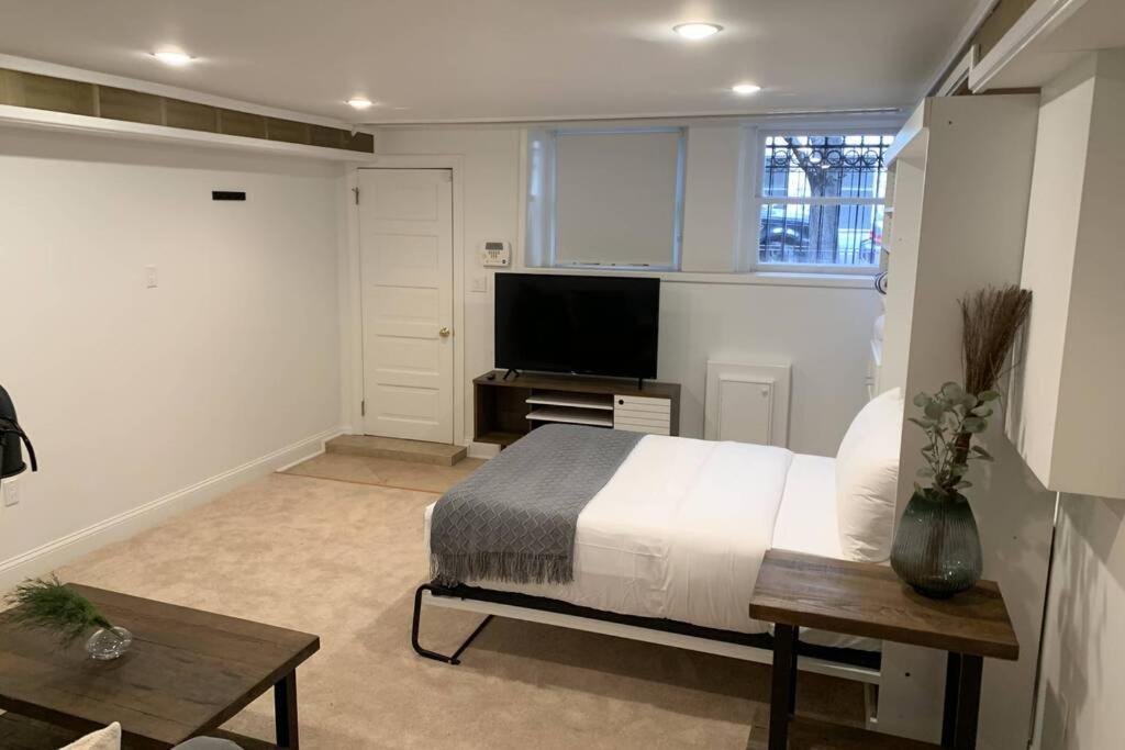 Studio Flat In The Heart Of Downtown Чикаго Екстериор снимка